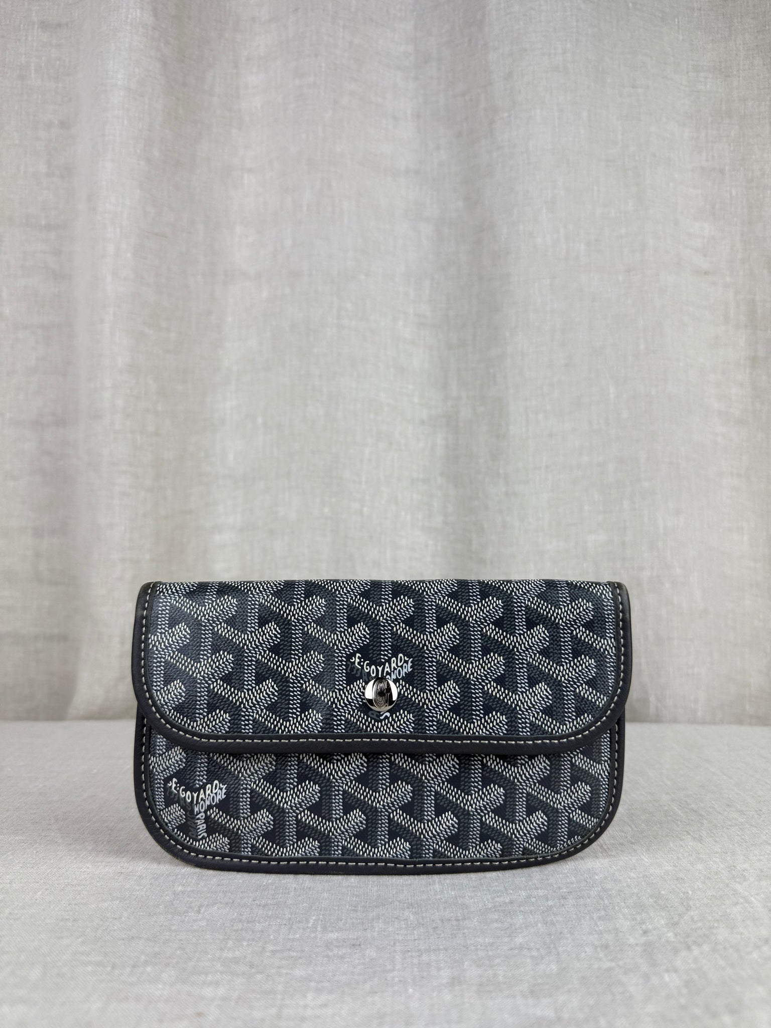 Goyard Saint-Louis PM Tote in Grey