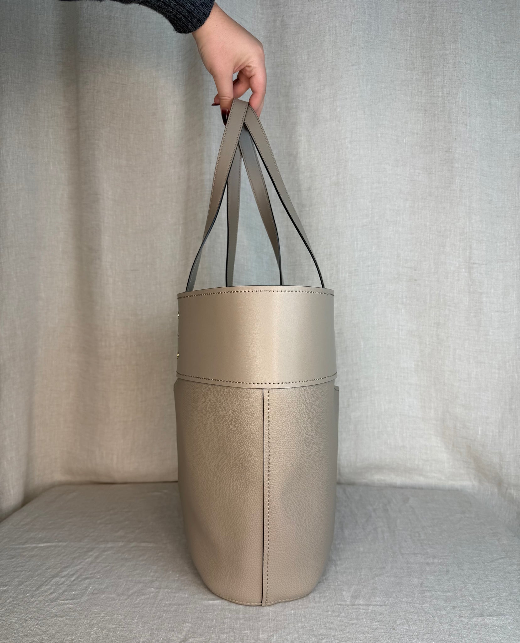 Chloé Medium Aby Tote in Motty Grey Leather with Gold Hardware