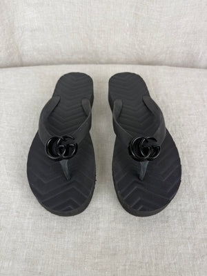 Gucci New Black Flip Flops Size 7.5-8