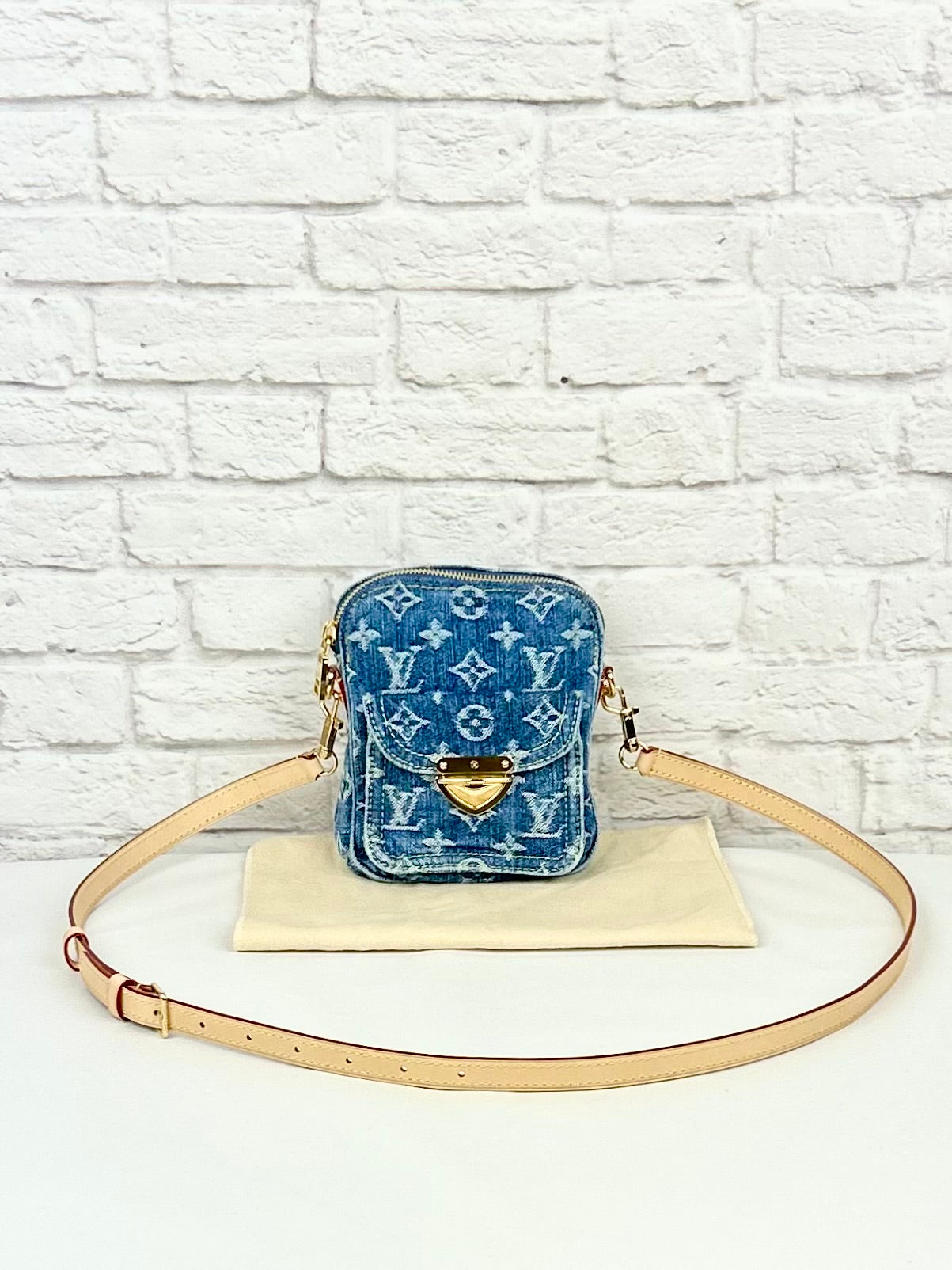 LV Fairfax Pochette 2025, Denim