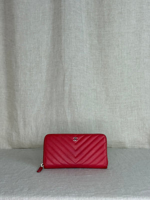 Chanel Chevron Quilted Leather Zippy Wallet