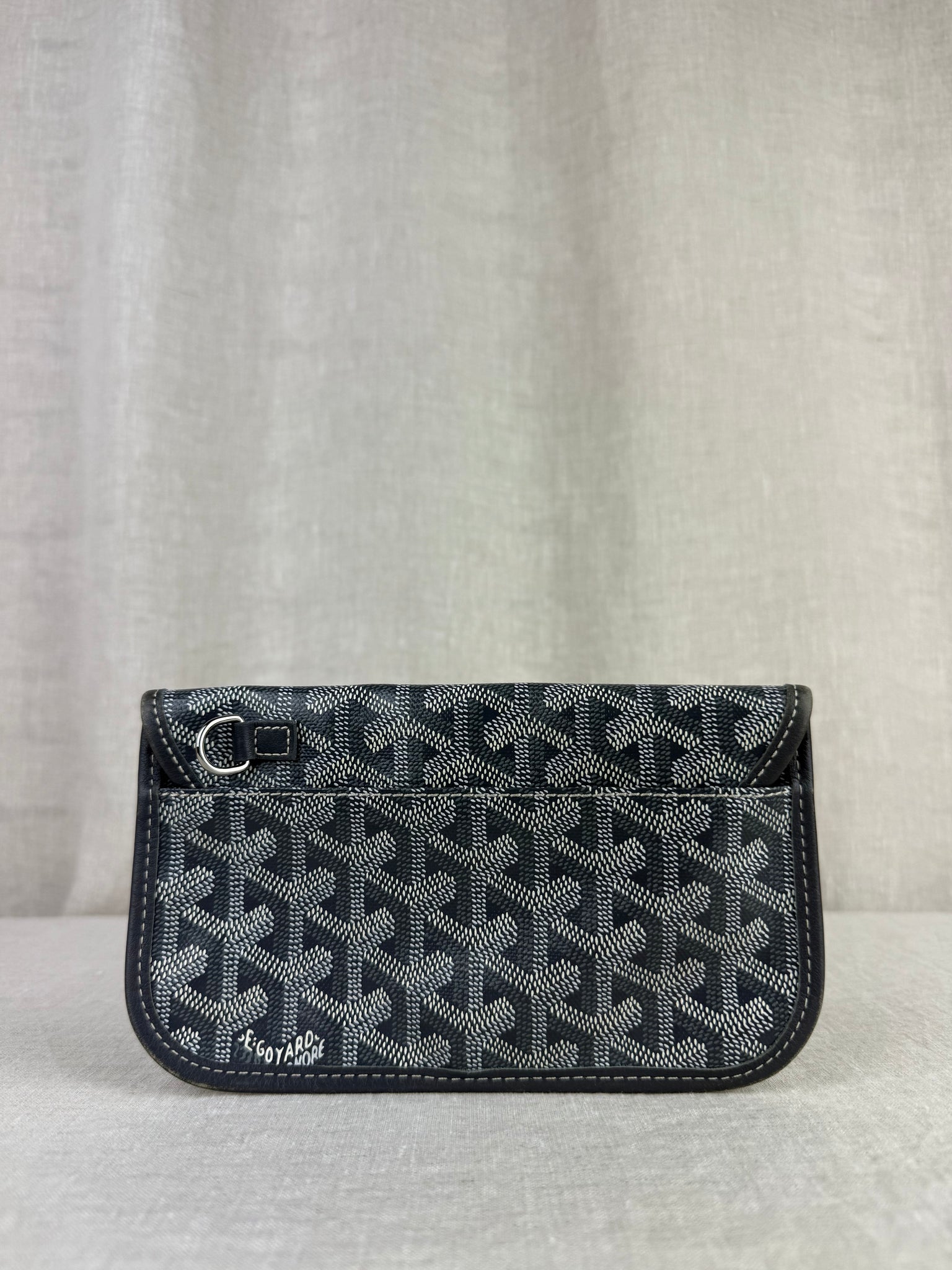 Goyard Saint-Louis PM Tote in Grey