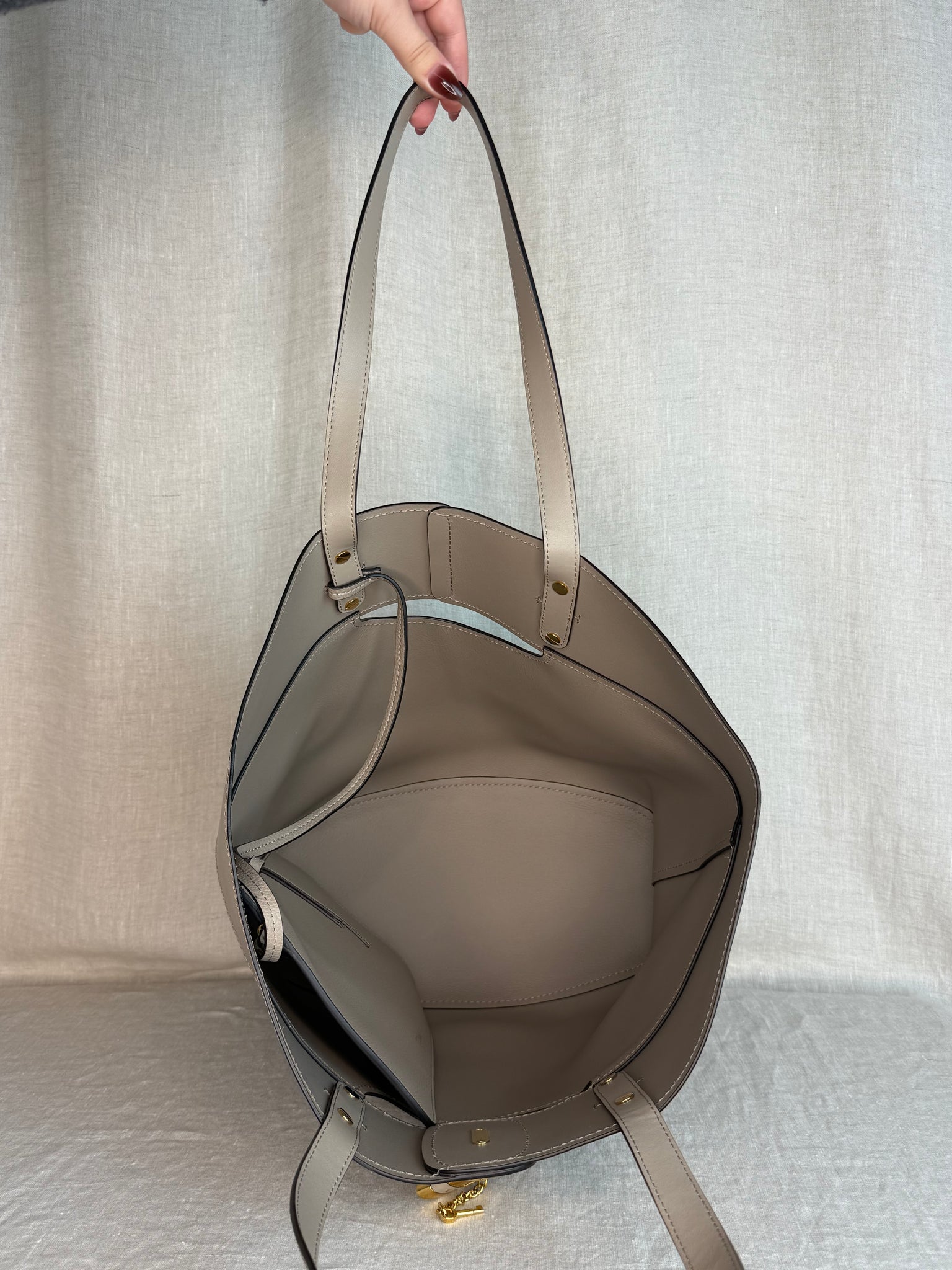 Chloé Medium Aby Tote in Motty Grey Leather with Gold Hardware