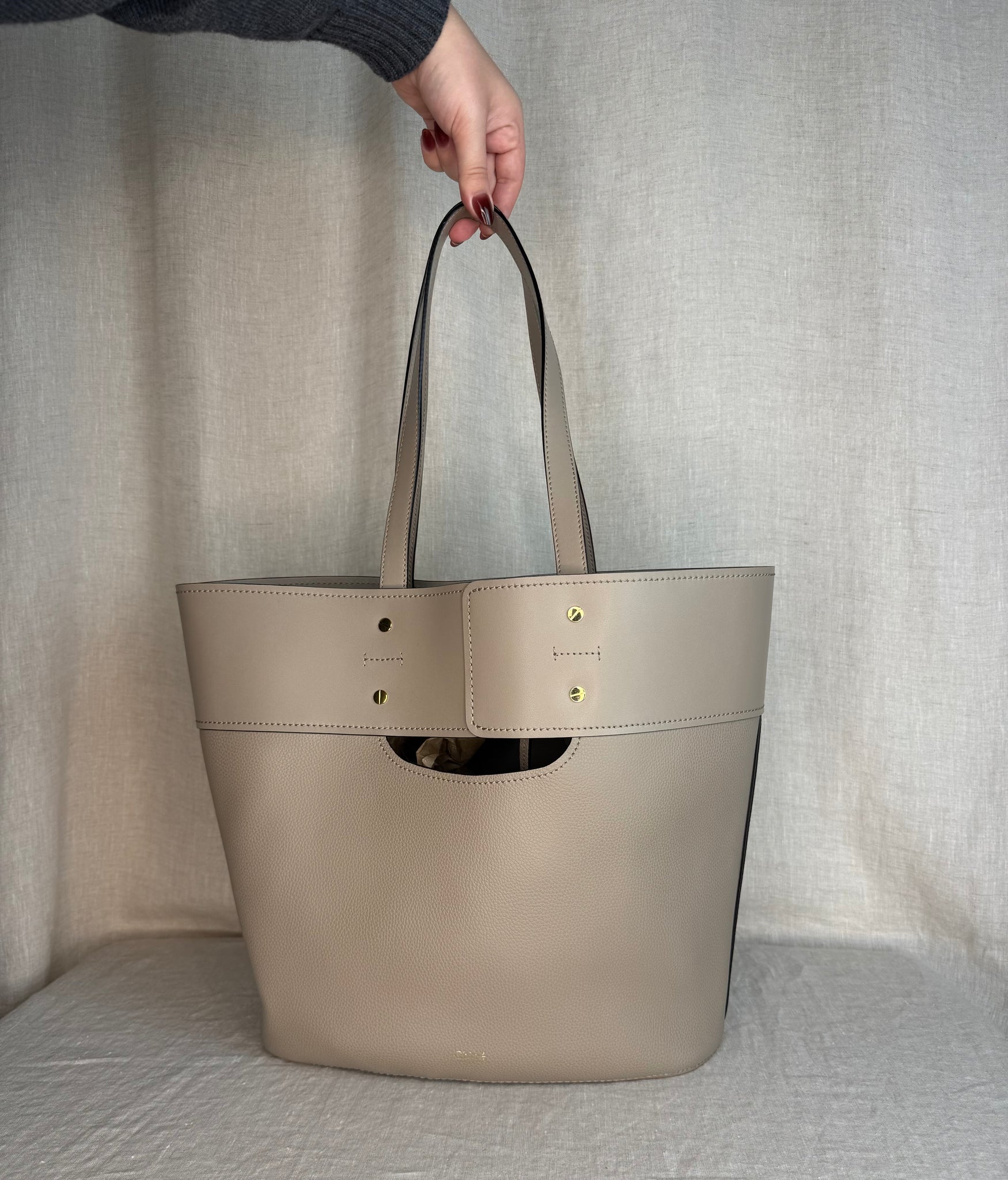 Chloé Medium Aby Tote in Motty Grey Leather with Gold Hardware