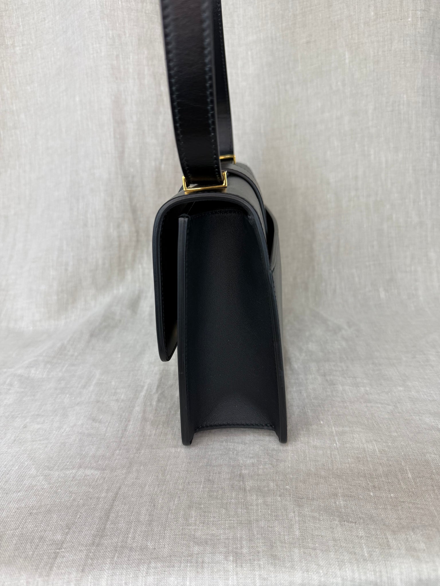 Christian Dior 30 Montaigne Medium Calfskin Black
