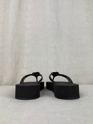 Gucci New Black Flip Flops Size 7.5-8