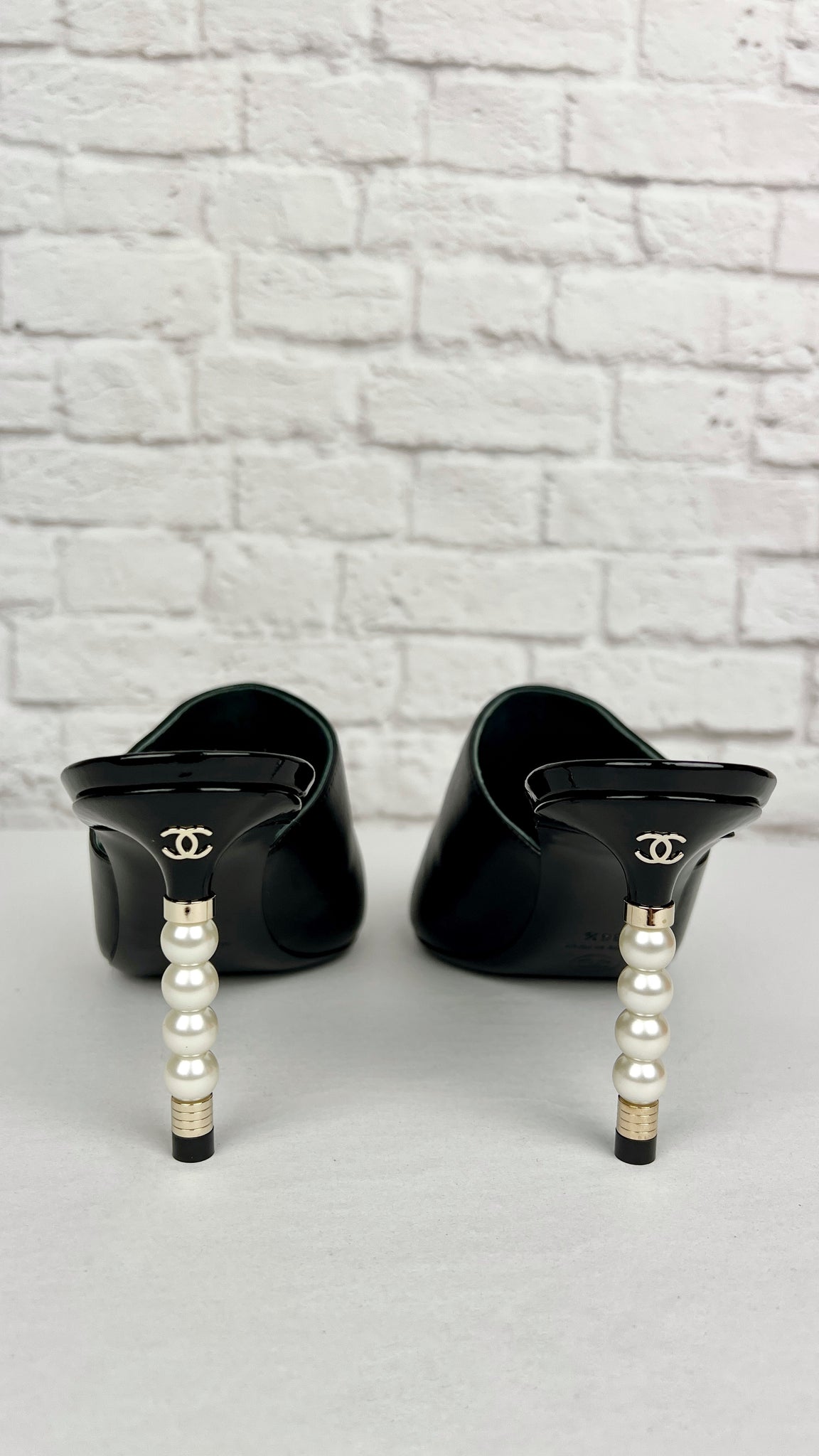 Chanel 2020 Cruise Pearl Mules, 38.5, Black