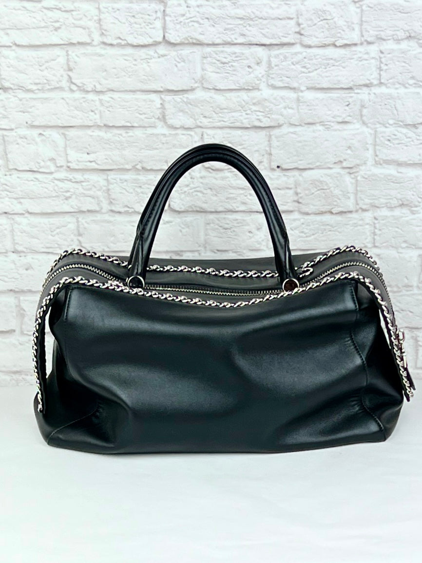 Max Mara Large Boston Bag in Soft Nappa W/ Chain Detail.