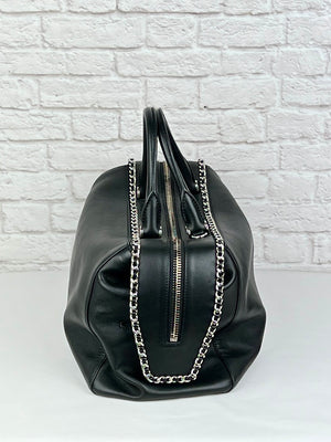 Max Mara Large Boston Bag in Soft Nappa W/ Chain Detail.