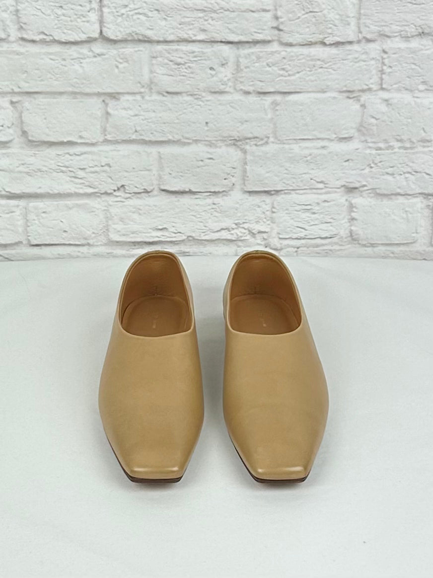 The Row Leather Ballet Flats, Size 36.5, Camel