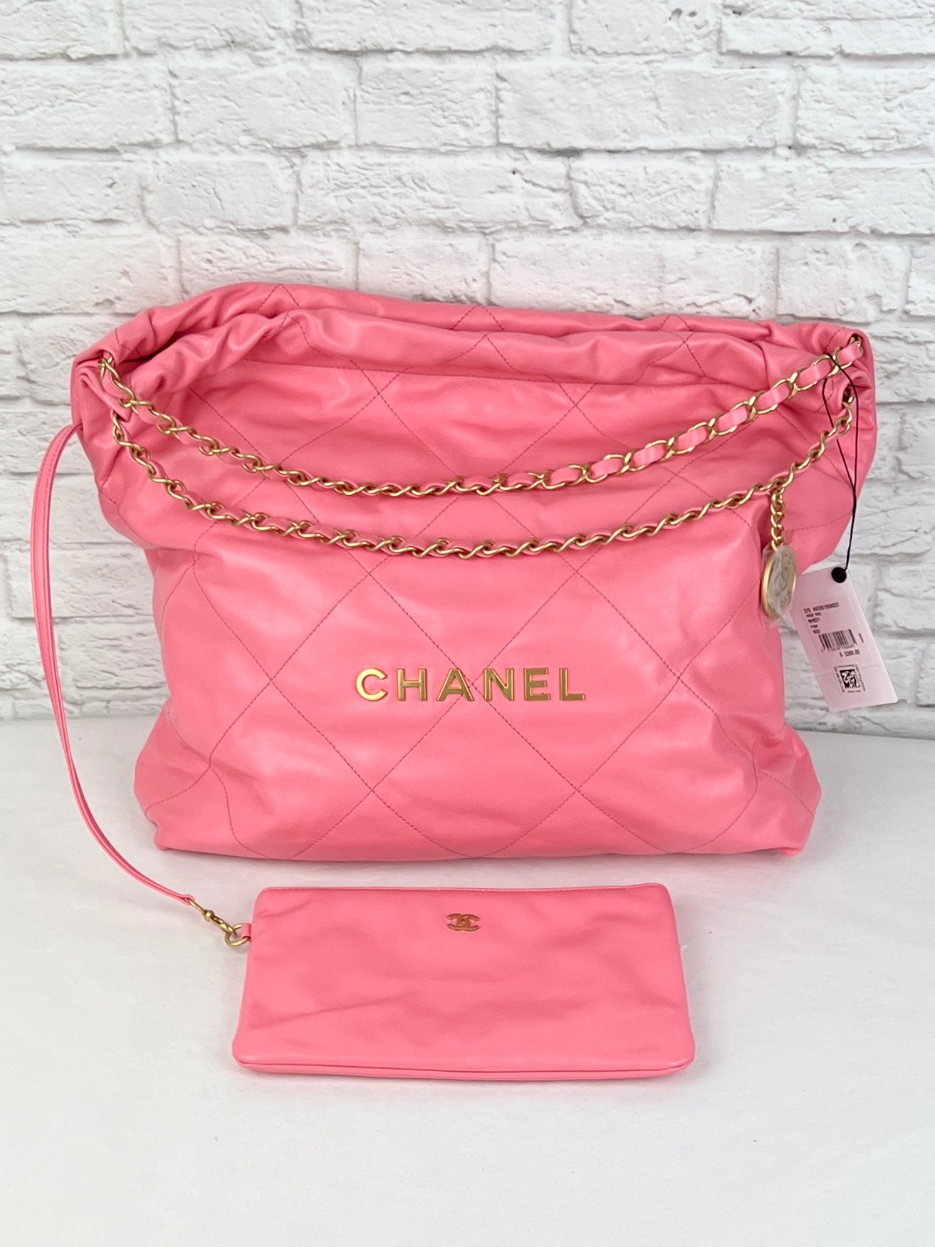 Chanel 22 Hobo Calfskin & Gold-Tone Metal, Pink