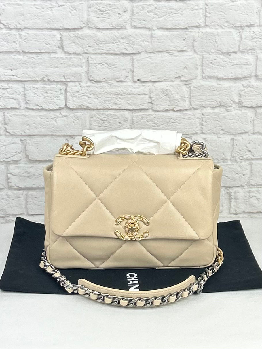CHANEL Goatskin Quilted Medium Chanel 19 Flap, NEW IN BOX, Biege