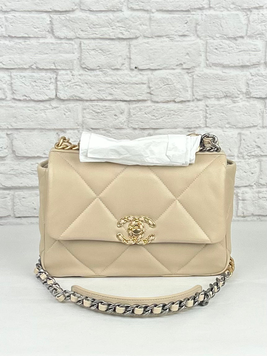 CHANEL Goatskin Quilted Medium Chanel 19 Flap, NEW IN BOX, Biege