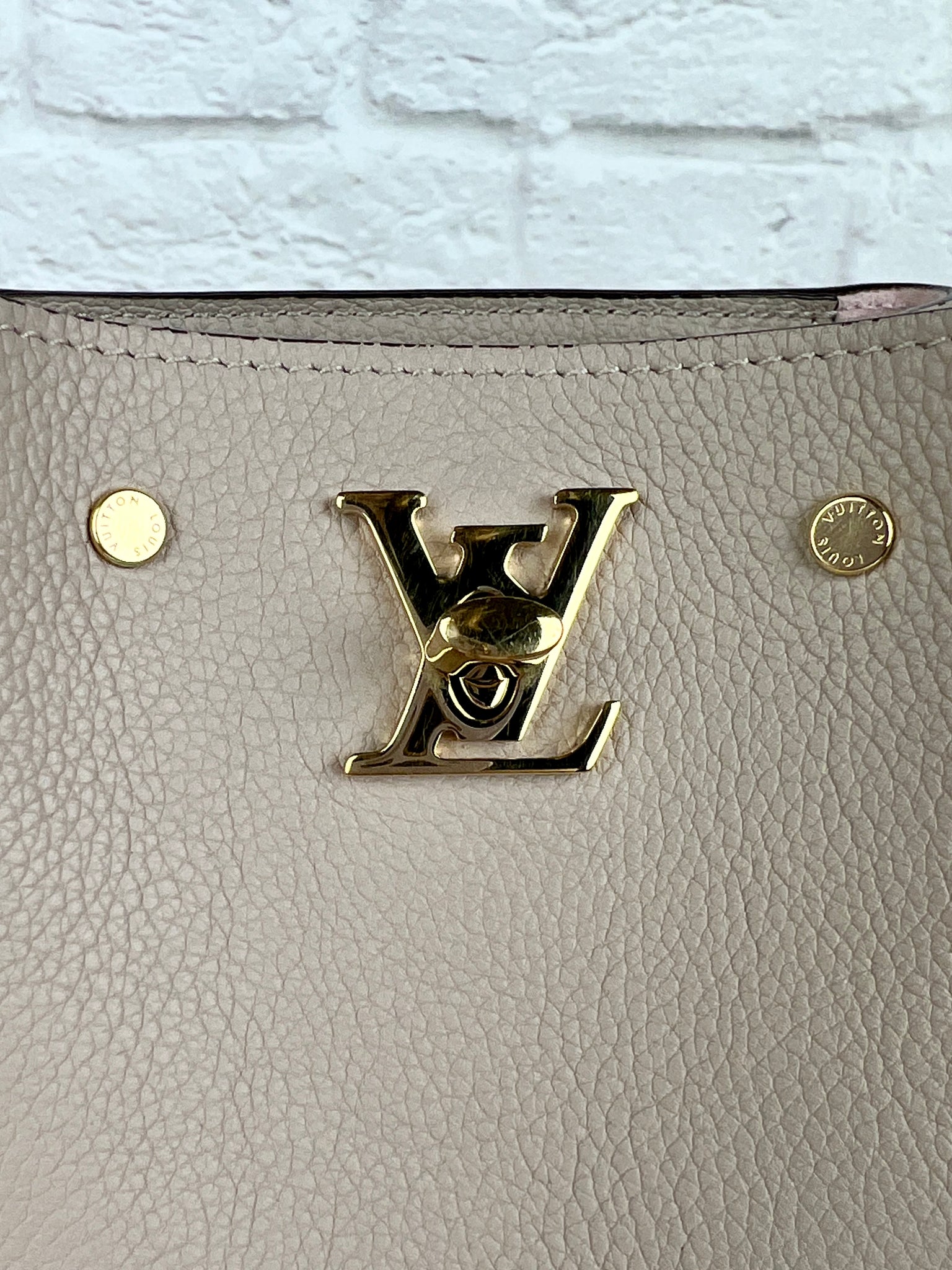 Louis Vuitton Nano Lockme Bucket bag , Greige Beige